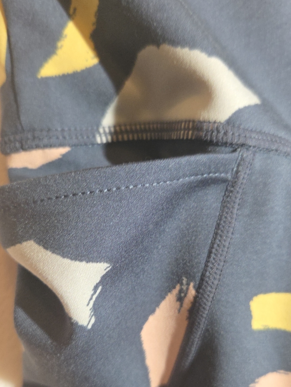 Title Nine Mad Dash Reversible Crops Rhythm Gray Multi Medium - Picture 5 of 12